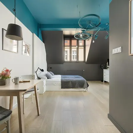 Modern Near Old Town By Renters Διαμέρισμα