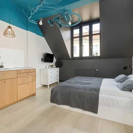 Modern Near Old Town By Renters Διαμέρισμα