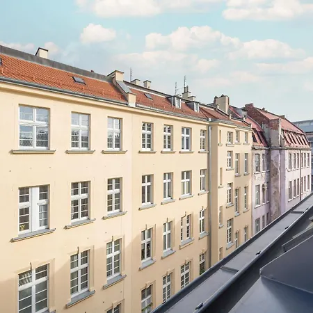Modern Near Old Town By Renters Διαμέρισμα *